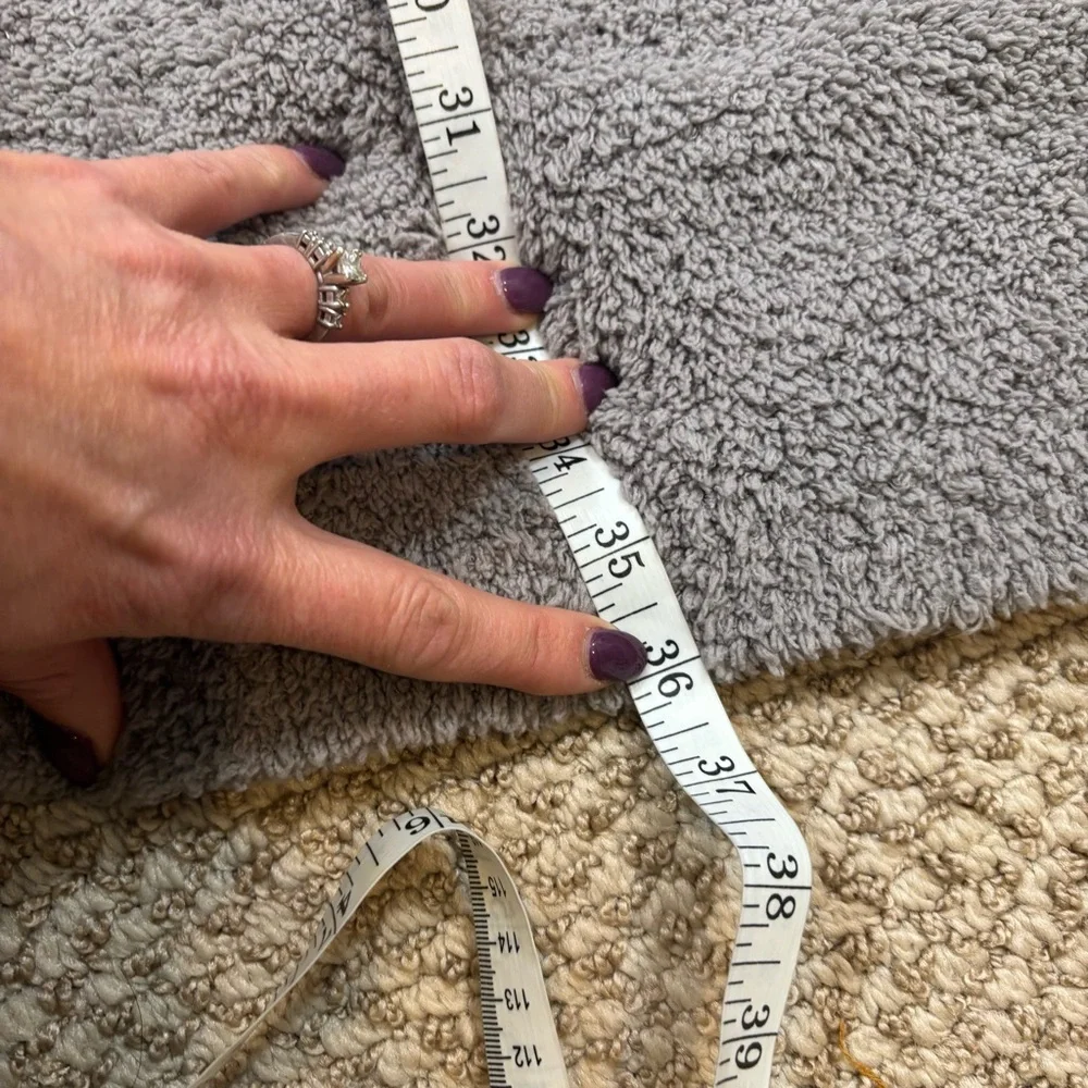 Ladies Barefoot Dreams CozyChic Brand Grey Scarf‎